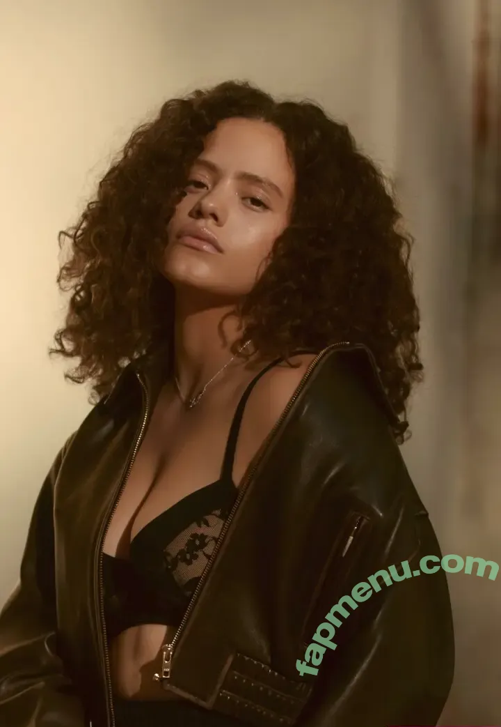 Sarah Jeffery nude photo #0148 (sarahmjeffery)