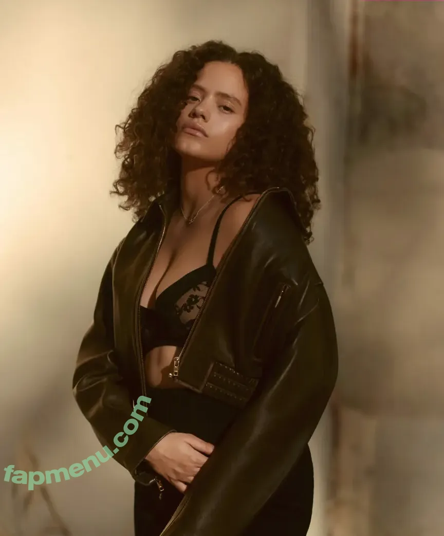 Sarah Jeffery nude photo #0154 (sarahmjeffery)