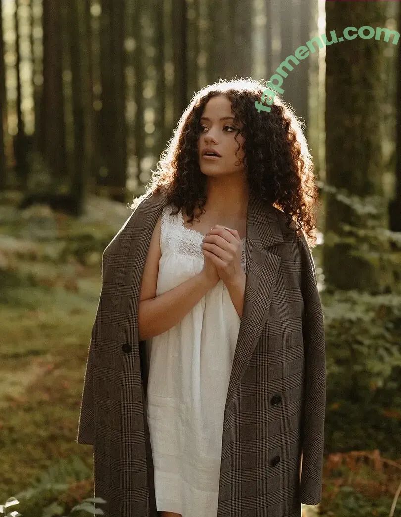 Sarah Jeffery nude photo #0165 (lazy_lewds55 / sarahmjeffery)