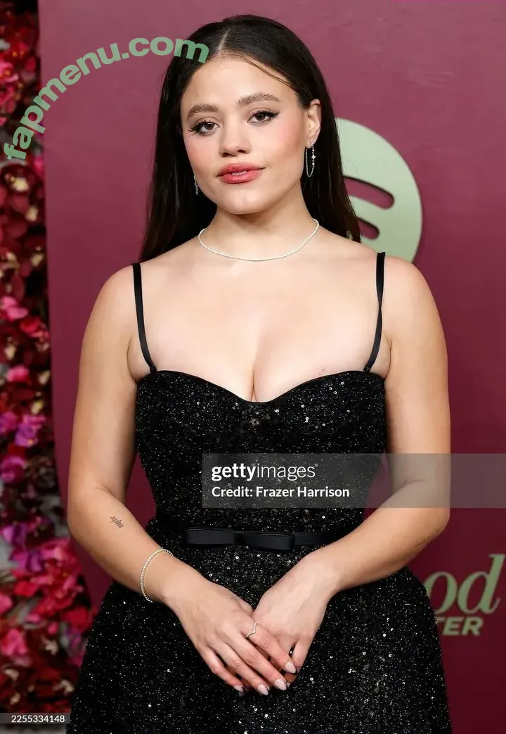 Sarah Jeffery nude photo #0195 (lazy_lewds55 / sarahmjeffery)