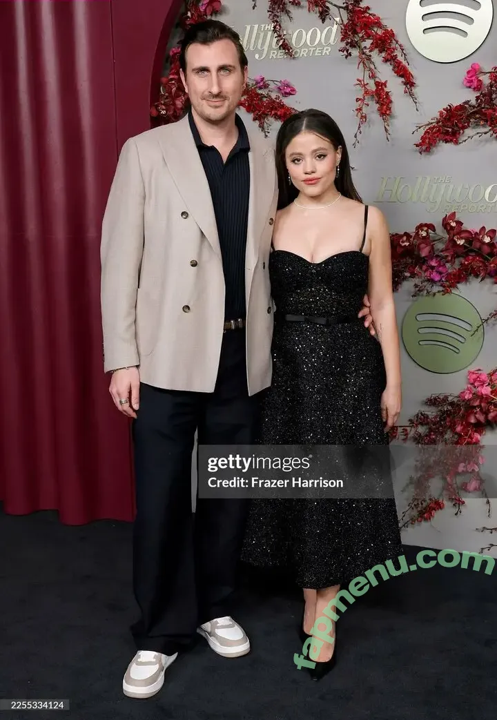 Sarah Jeffery nude photo #0199 (lazy_lewds55 / sarahmjeffery)