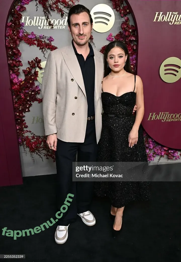 Sarah Jeffery nude photo #0203 (lazy_lewds55 / sarahmjeffery)