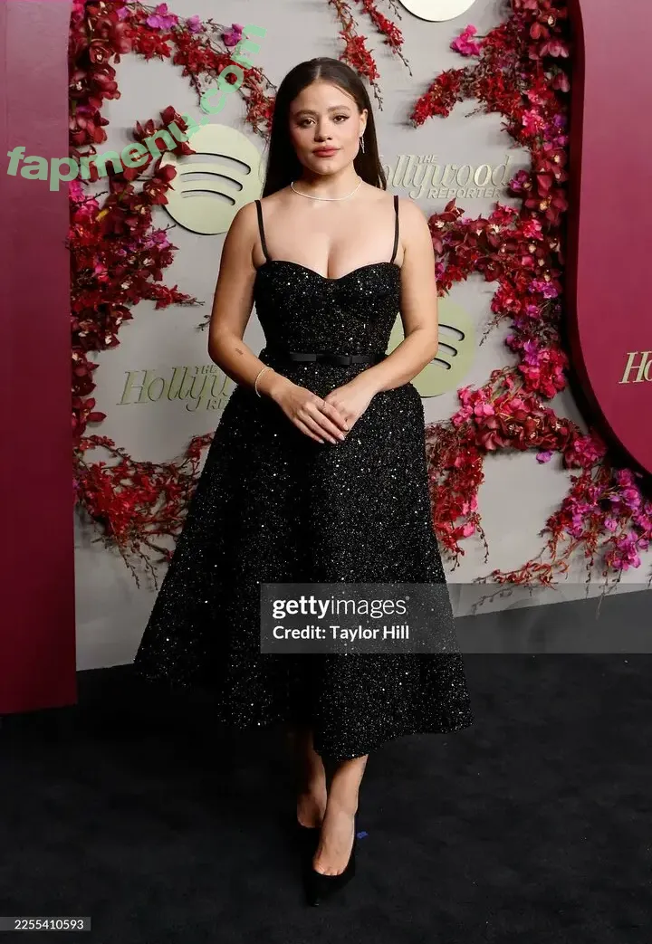 Sarah Jeffery nude photo #0204 (lazy_lewds55 / sarahmjeffery)