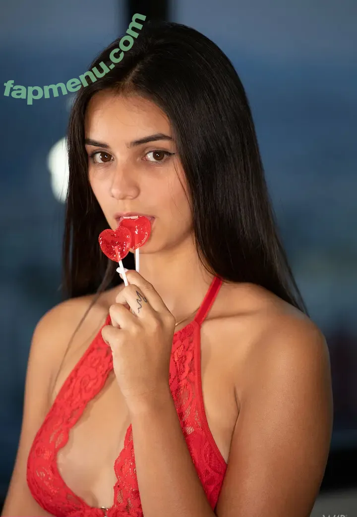 Sarah Joy nude photo #0028 (Sarah_joy / Sarah_joy69 / saraaah._.694)