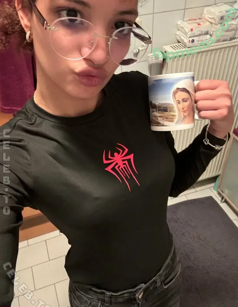 sarah_mai nude photo #0009 (sarah_mai)