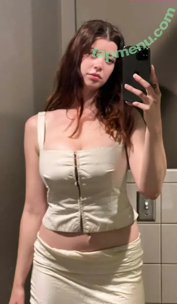 Sarah McDaniel nude photo #0001 (Krotchy)