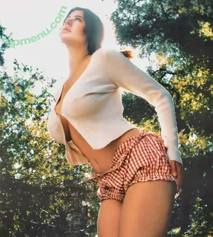 Sarah McDaniel / Krotchy nude photo #0002