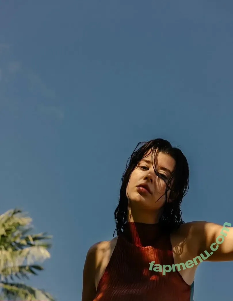Sarah McDaniel nude photo #0011 (Krotchy / cloudpeople)