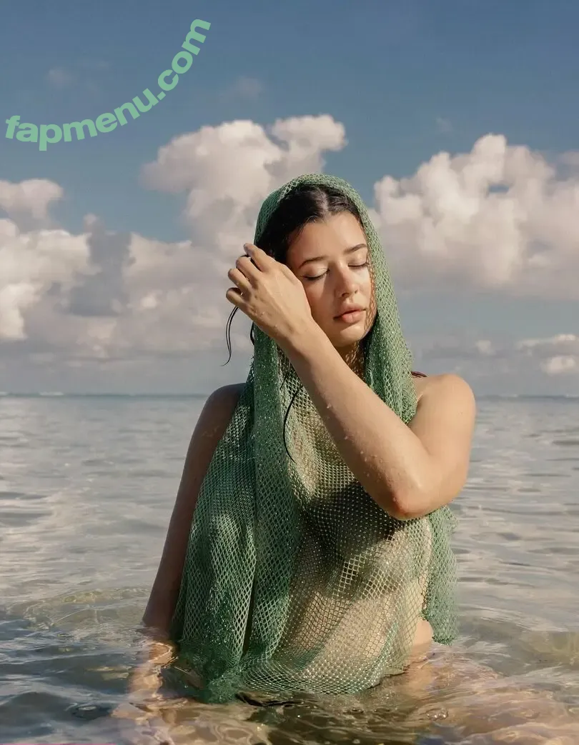 Sarah McDaniel nude photo #0037 (Krotchy / cloudpeople)