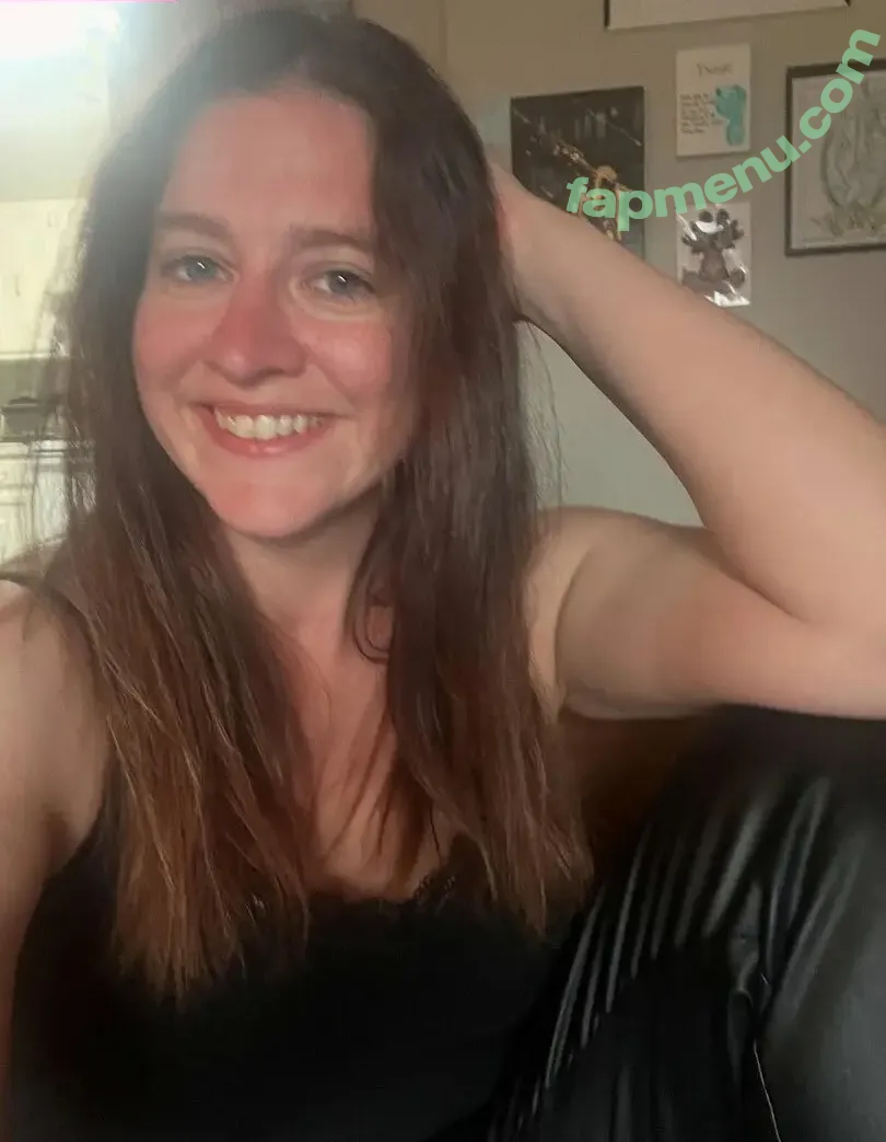 Sarah O'Brien nude photo #0012 (fluent_saracasm / sarahstarot)