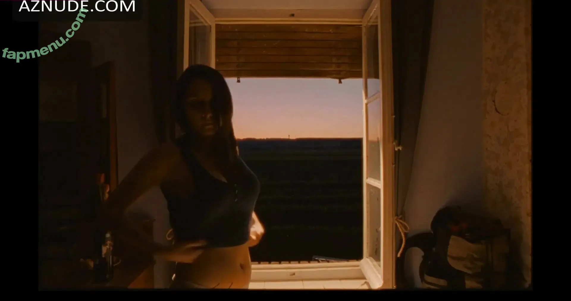 Sarah Perles nude photo #0008 (sarahperles)