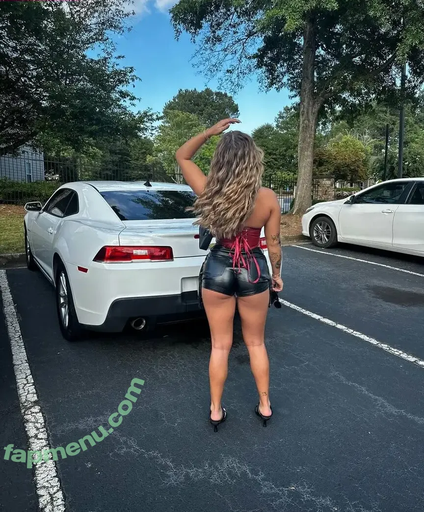 Sarah Riley nude photo #0039 (sarahmfriley / sarahril3y)