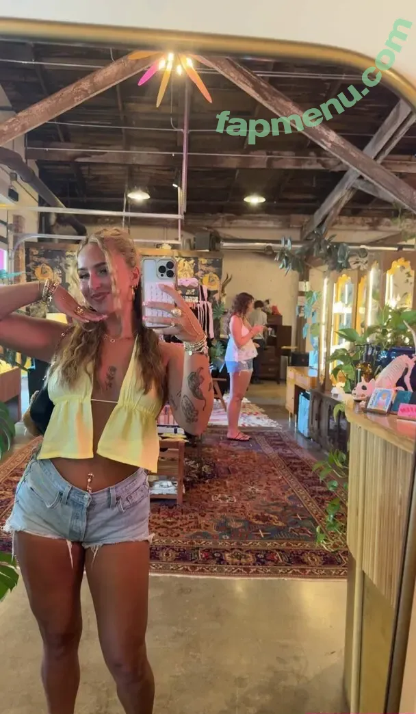 Sarah Riley nude photo #0086 (sarahmfriley / sarahril3y)