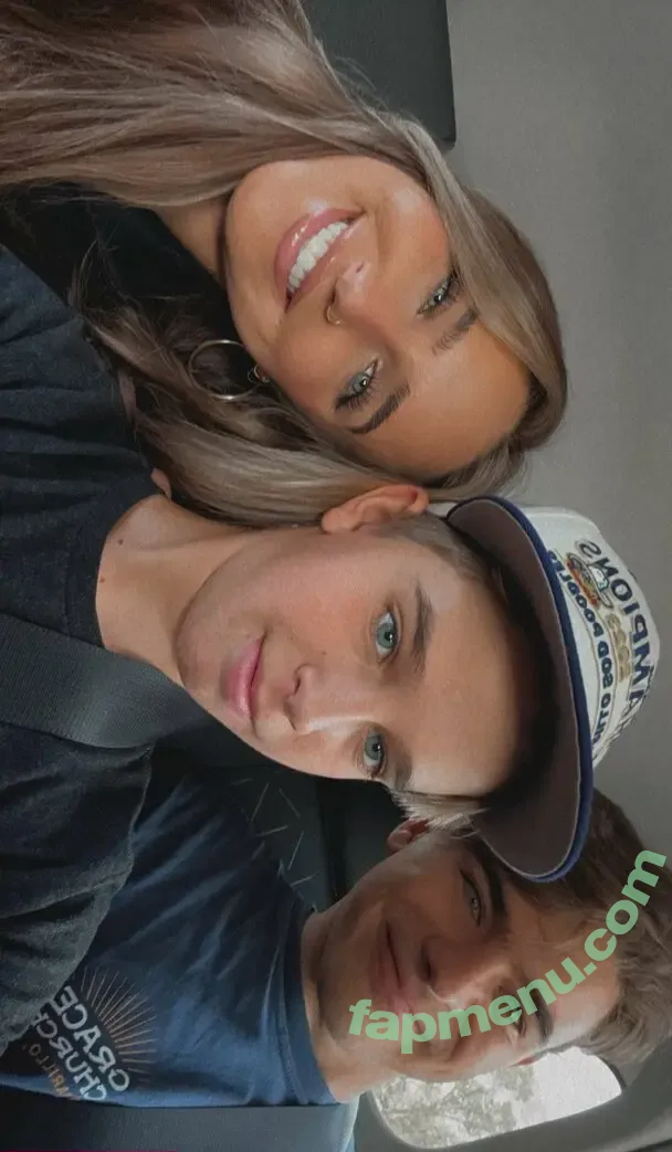 Sarah Riley nude photo #0119 (sarahmfriley / sarahril3y)