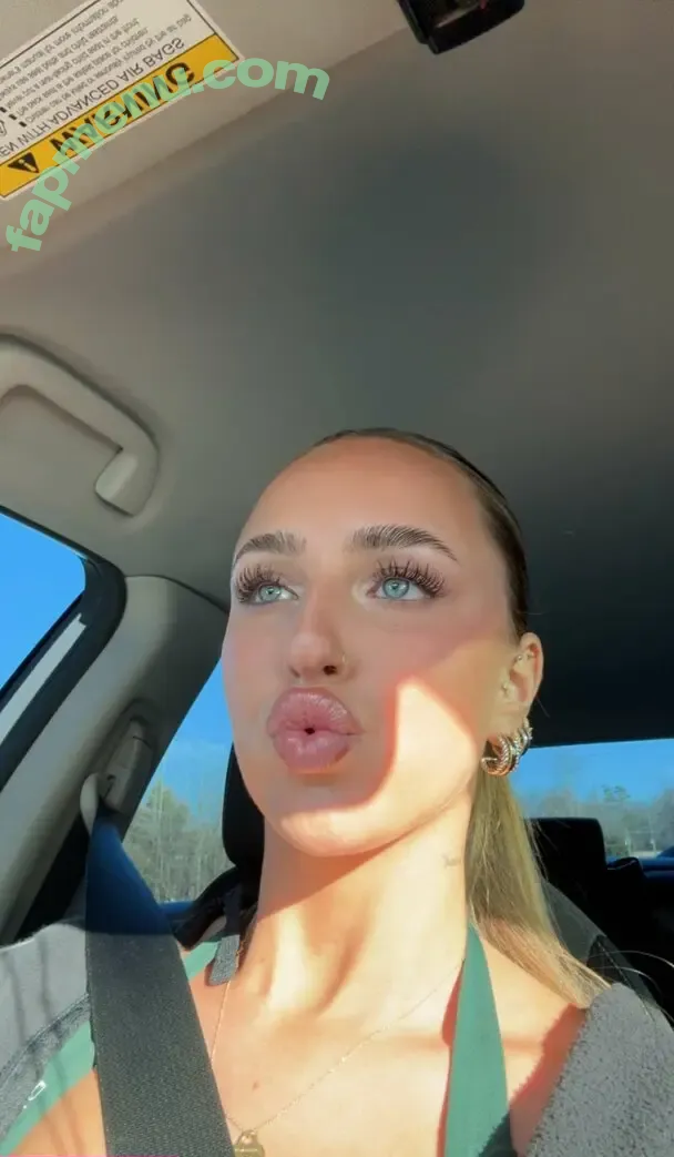 Sarah Riley nude photo #0133 (sarahmfriley / sarahril3y)