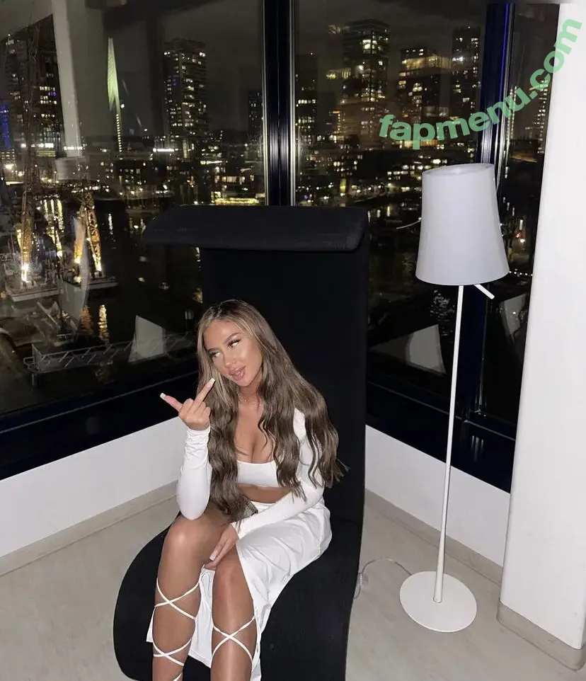 Sarah Saritah nude photo #0005 (sarahsaritaah)