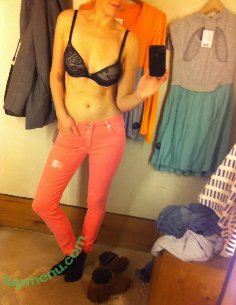 Sarah Schneider nude photo #0008 (sarahschneider / sarahschneider.tv)