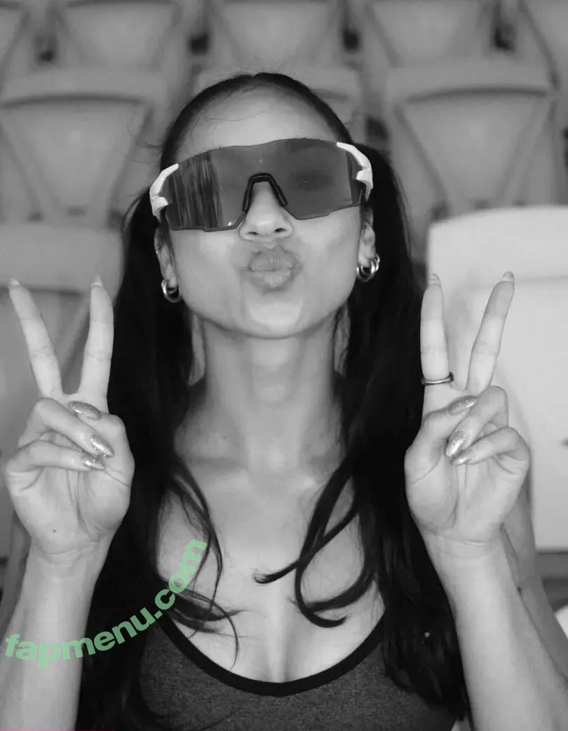 Sarah Schwarz nude photo #0107 (SarahSchwarz / sarah-schwarz / sarah.schwarzz / sarahschwarzz)