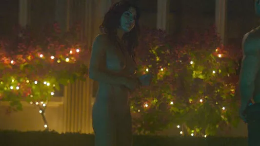 Sarah Shahi / SarahShahi nude photo #0031