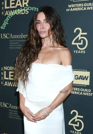 Sarah Shahi / SarahShahi nude photo #0445