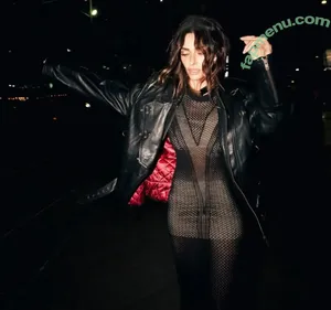 Sarah Shahi / SarahShahi nude photo #0471