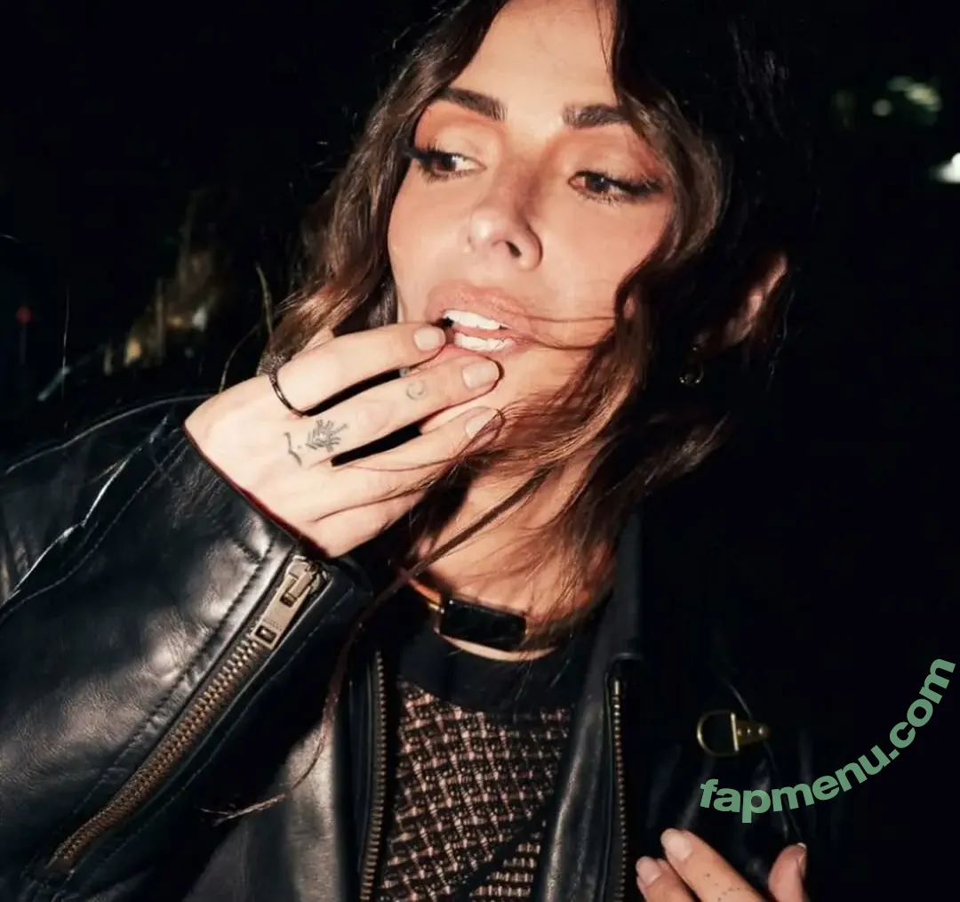 Sarah Shahi nude photo #0473 (SarahShahi)