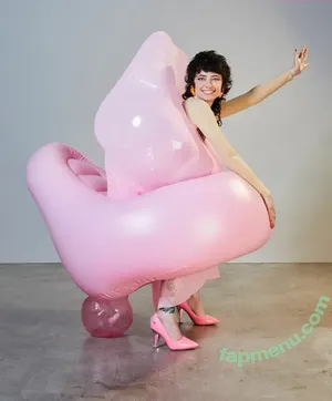 Sarah Sherman / Sarah Squirm from Saturday Night Live / sarahsquirm nude photo #0016