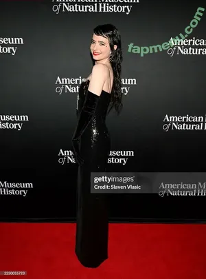 Sarah Sherman / Sarah Squirm from Saturday Night Live / sarahsquirm nude photo #0040