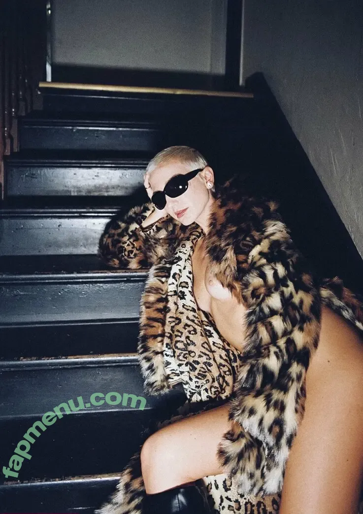 Sarah Temperilli nude photo #0010 (Sarahtemp / Sassykat12222222 / sarahtemp_)