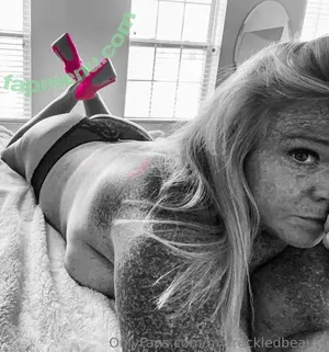 Sarah Thomas / myfreckledbeauty / sarahthomasofficial nude photo #0024