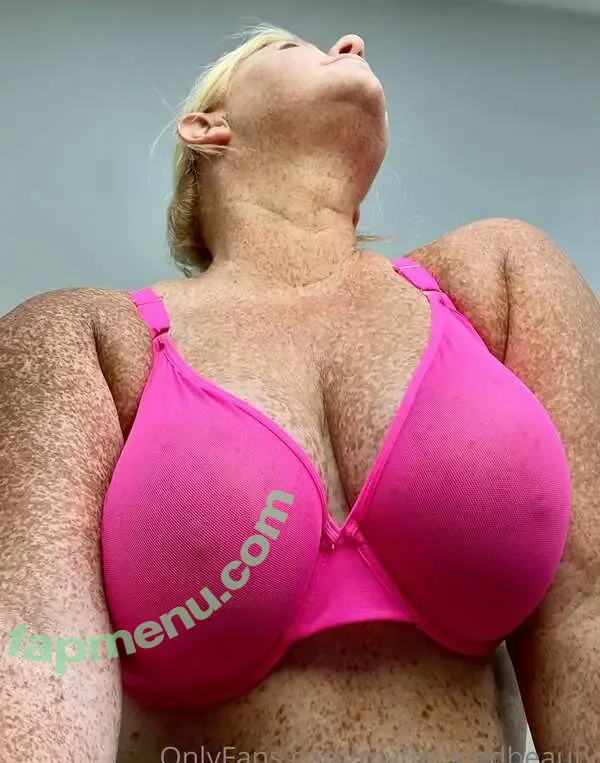 Sarah Thomas nude photo #0002 (myfreckledbeauty / sarahthomasofficial)