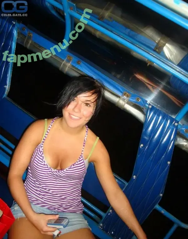 Sarah Tkotsch nude photo #0021 (sarahtkotsch)