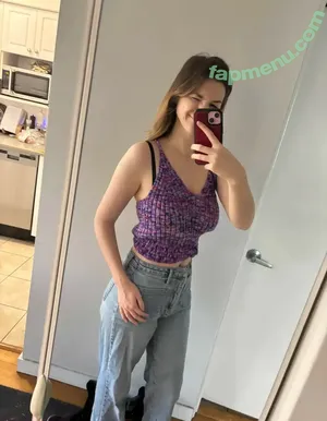 Sarah Z / heirrogant / marysuewriter / sarahz nude photo #0254