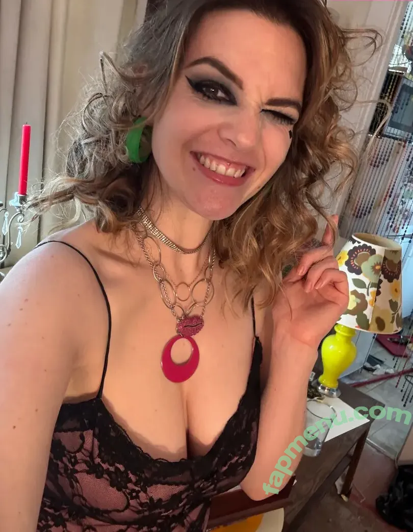 Sarah Z nude photo #0137 (heirrogant / marysuewriter / sarahz)