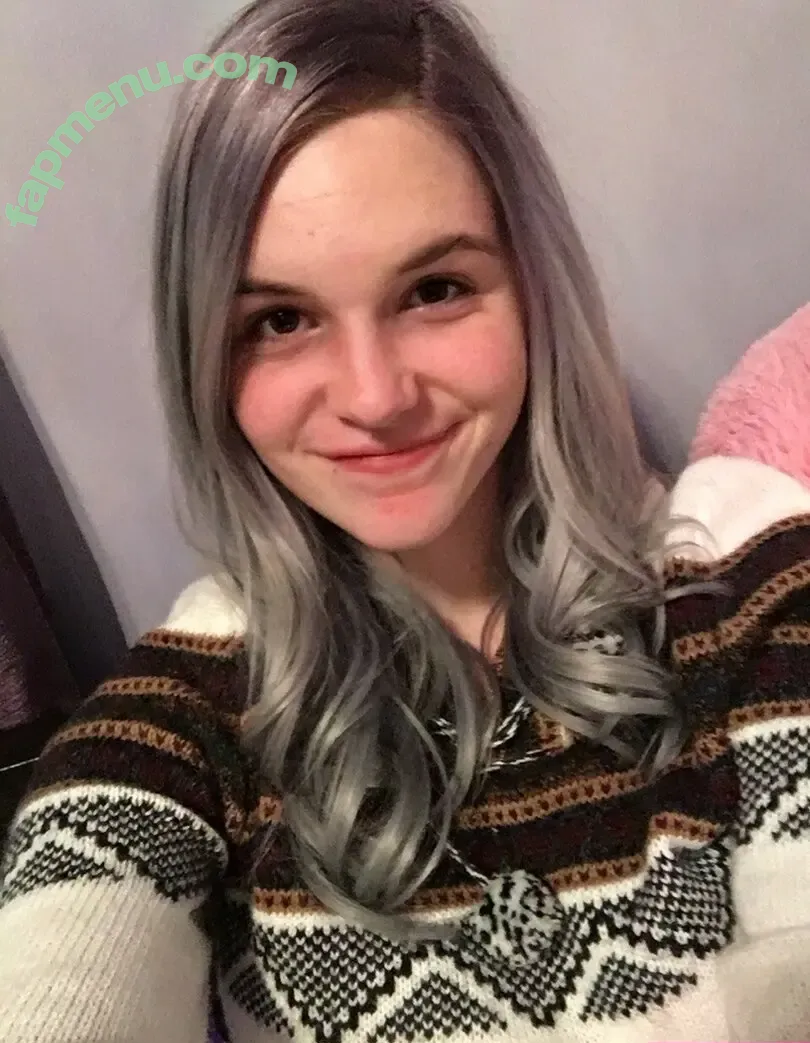 Sarah Z nude photo #0155 (heirrogant / marysuewriter / sarahz)