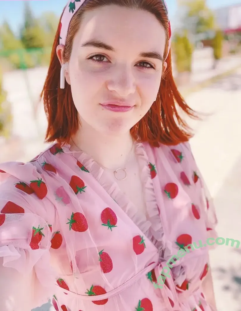 Sarah Z nude photo #0209 (heirrogant / marysuewriter / sarahz)