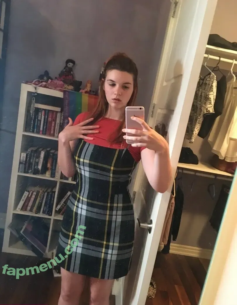 Sarah Z nude photo #0211 (heirrogant / marysuewriter / sarahz)