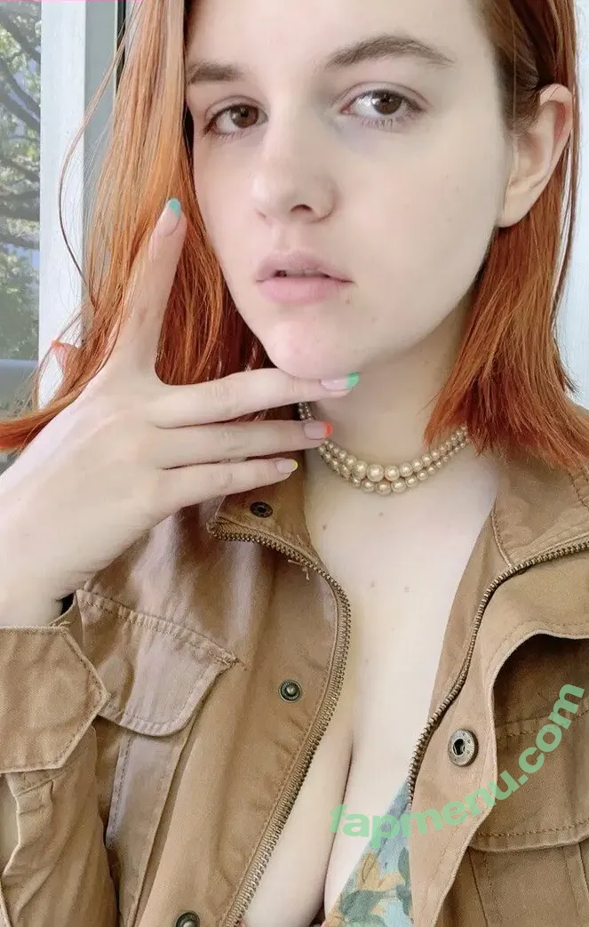 Sarah Z nude photo #0214 (heirrogant / marysuewriter / sarahz)