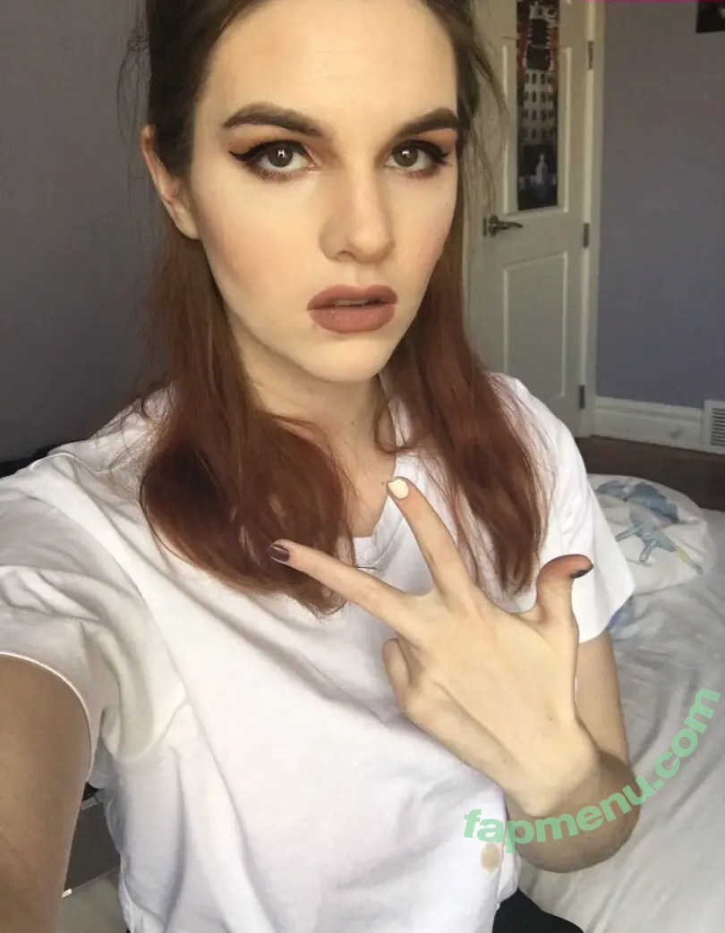 Sarah Z nude photo #0237 (heirrogant / marysuewriter / sarahz)