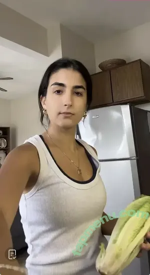 SarahBladd nude photo #0033