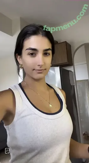 SarahBladd nude photo #0034