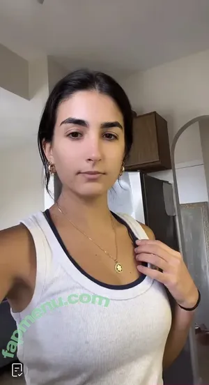 SarahBladd nude photo #0035