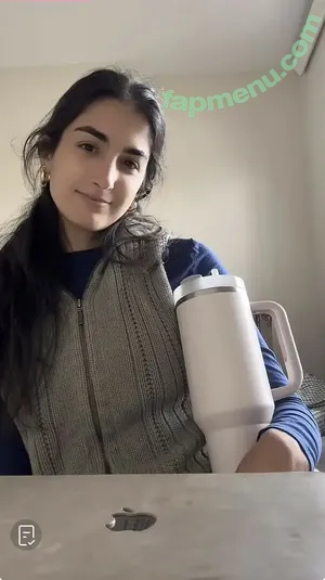 SarahBladd nude photo #0041