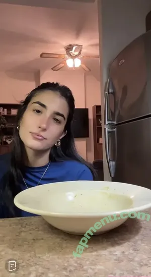 SarahBladd nude photo #0043