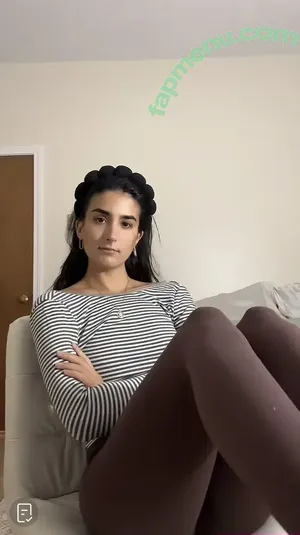 SarahBladd nude photo #0049