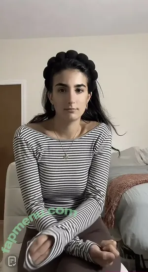 SarahBladd nude photo #0052