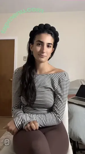 SarahBladd nude photo #0056