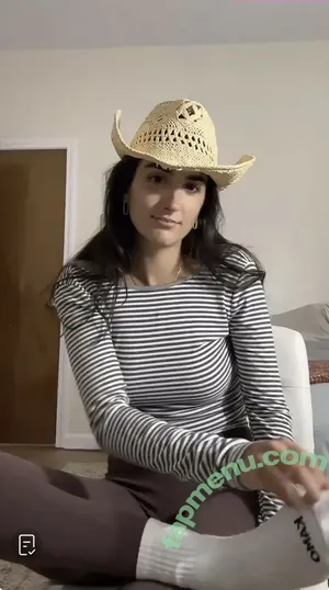 SarahBladd nude photo #0064