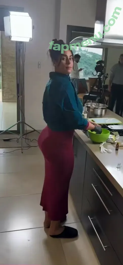 sarahbood nude photo #0037 (princessfrombabylon / saaaabooood / saabood)