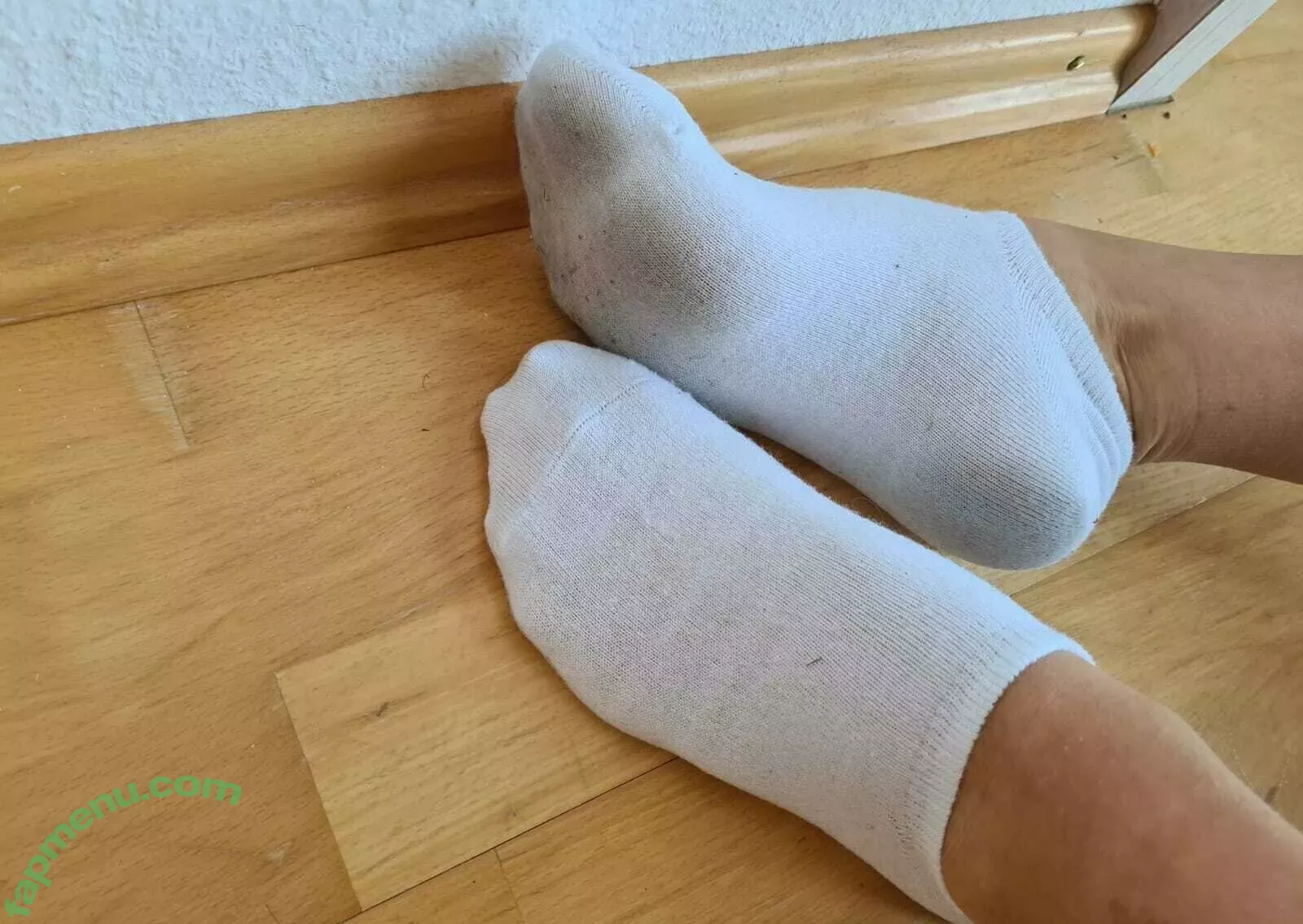 sarahs_socks nude photo #0008 (sarahs_socks)